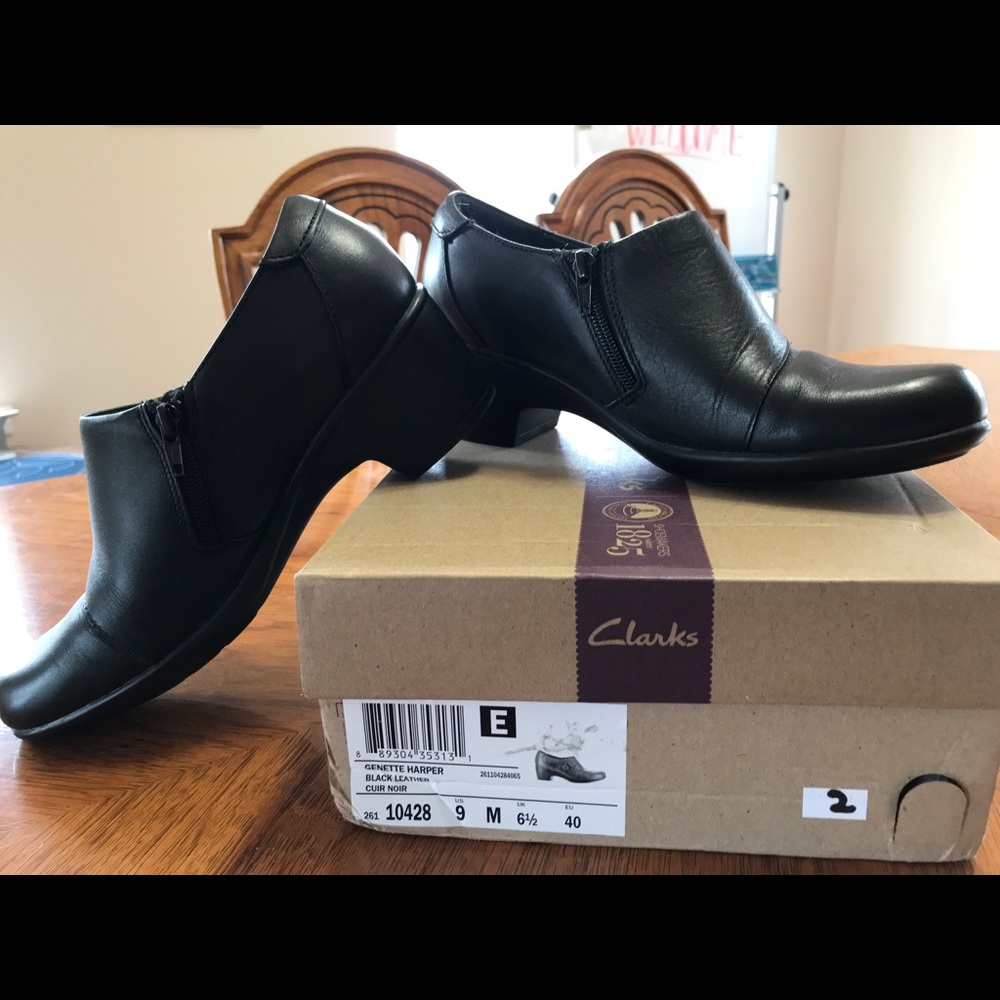 Clark’s Black women size 9 wedge